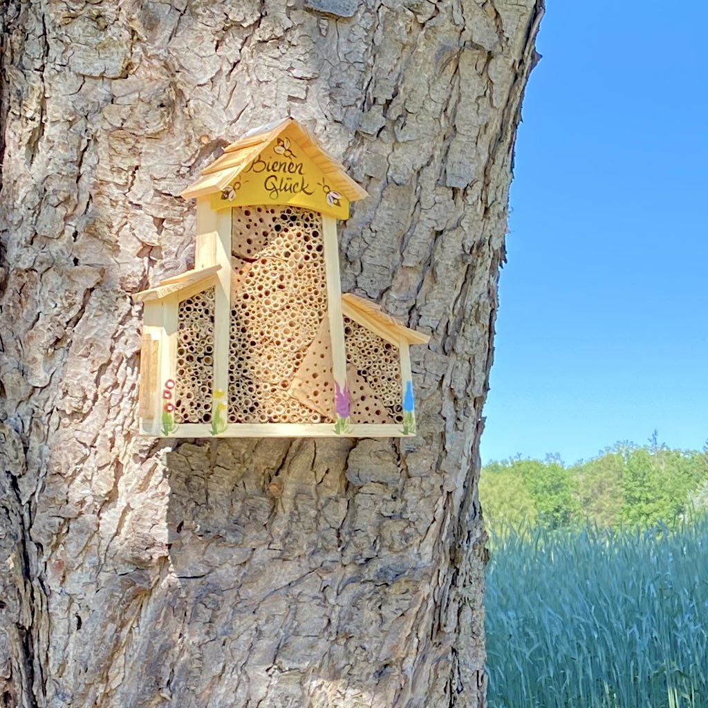 Bienenhotel groß mit Anbau BIENEN Glück mit Lamellendach Vogelvilla Höhe 34 cm