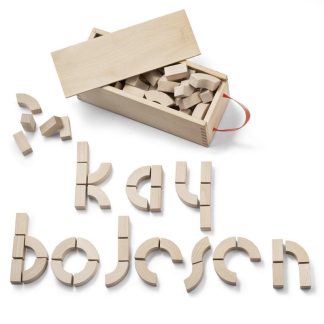 Holzspielzeug Puzzle ALPHABET BLOCK Kay Bojesen 10x27 cm