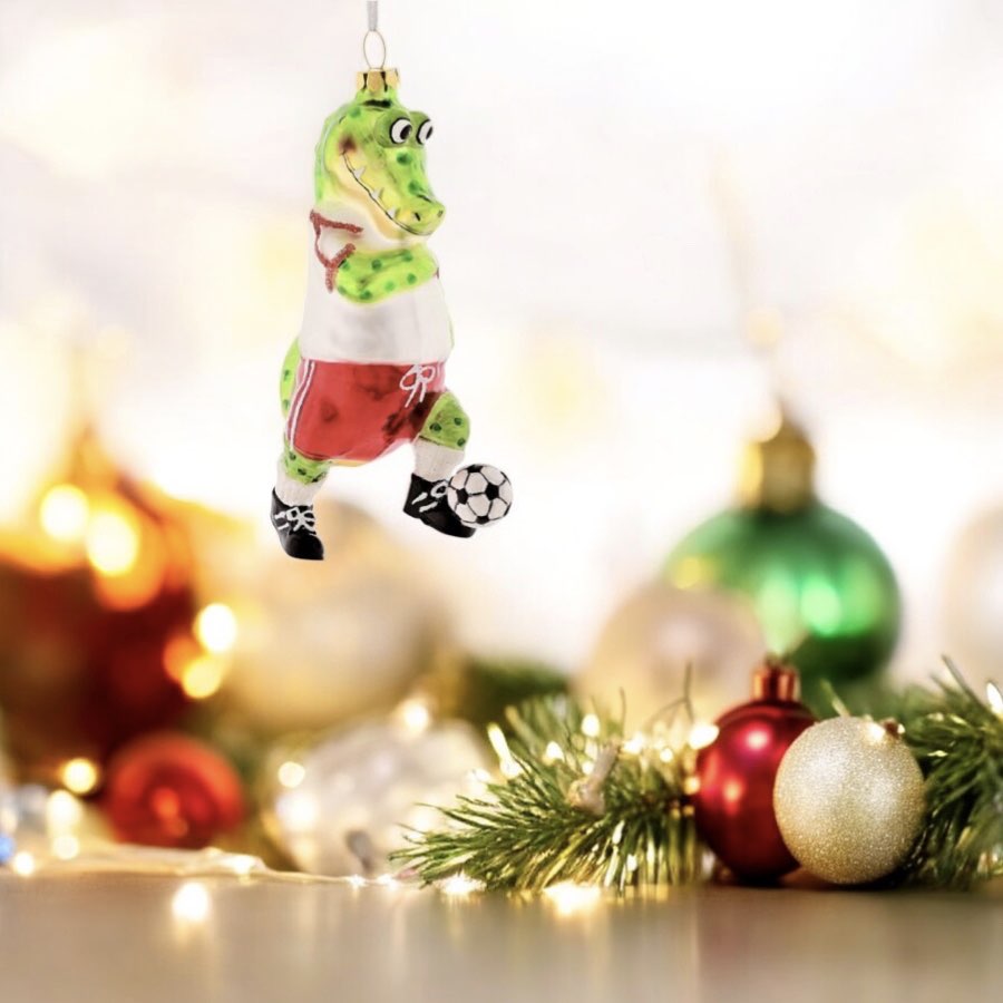 Weihnachtsbaumschmuck KROKODIL FUßBALLSPIELER GiftCompany H 13 cm