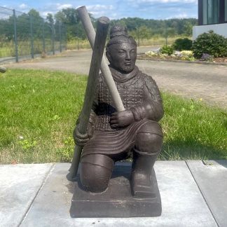 Gartenskulptur Chinesischer Krieger kniend Höhe 50 cm