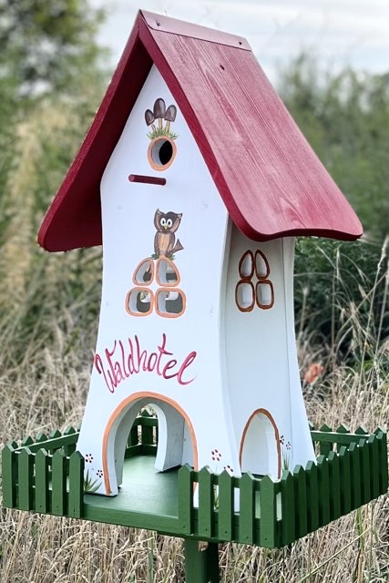 Vogelfutterhäuser Nistkästen